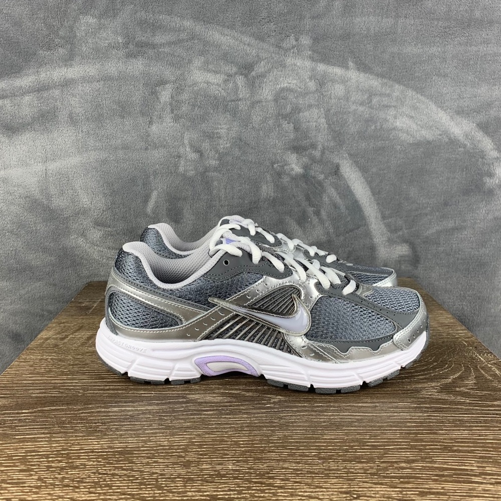 NEW Nike Dart 7